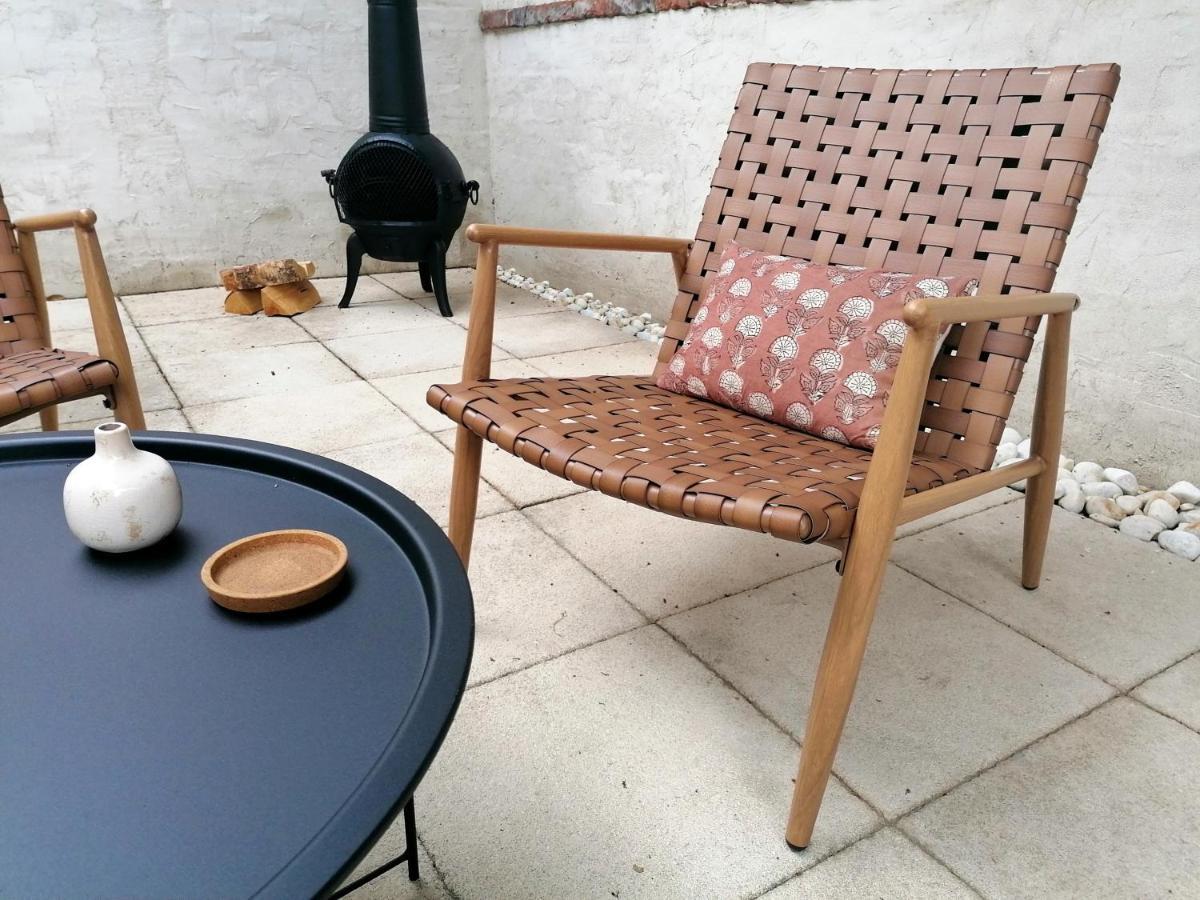 Unique City Centre House With Log Burner & Courtyard NWI Buitenkant foto